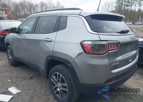 2018 Jeep Compass Latitude 4X4 из США, поврежденный, VIN 3C4NJDBB1JT435428